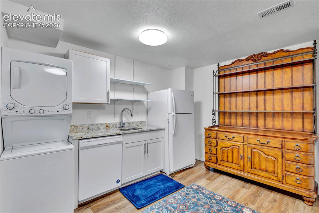 Image 41 of 50: Basement Kitchen