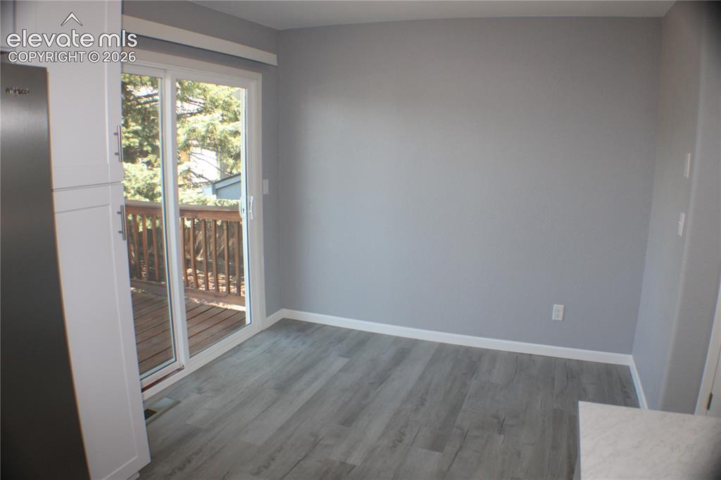 Image 9 of 28: Dining Area