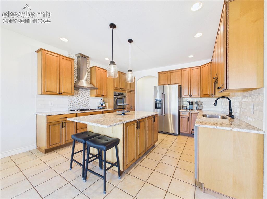 Image 14 of 50: Kitchen