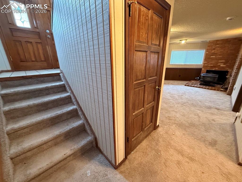 Image 22 of 29: Stairs