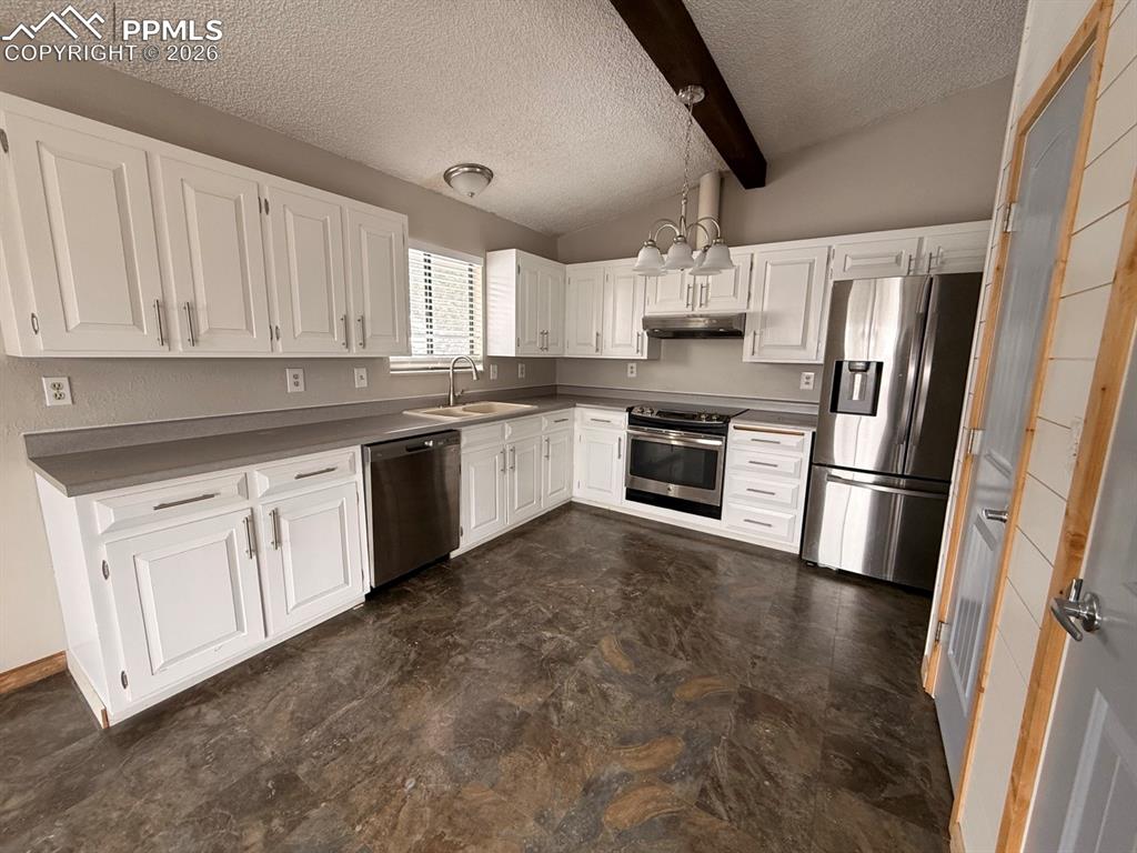 Image 6 of 29: Kitchen