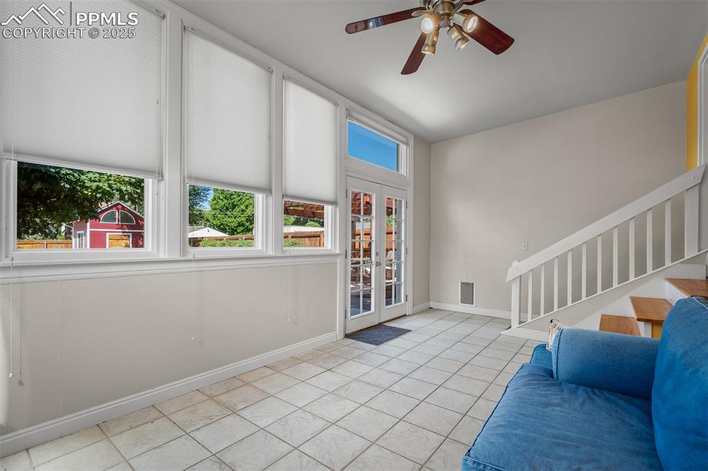 Image 15 of 47: Sun Room