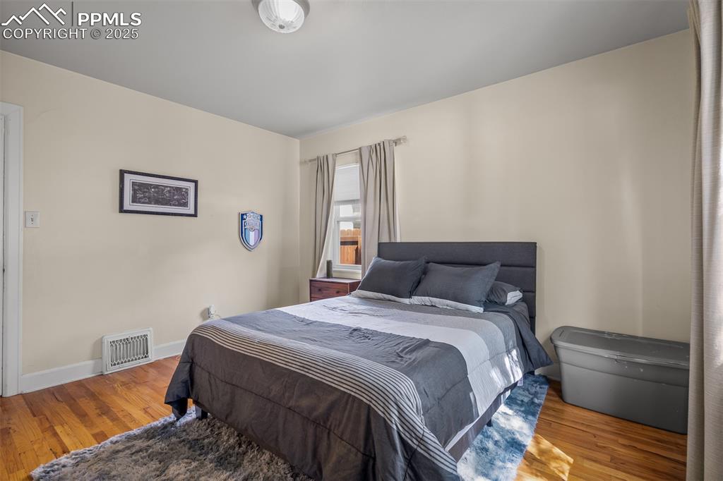 Image 24 of 47: Bedroom