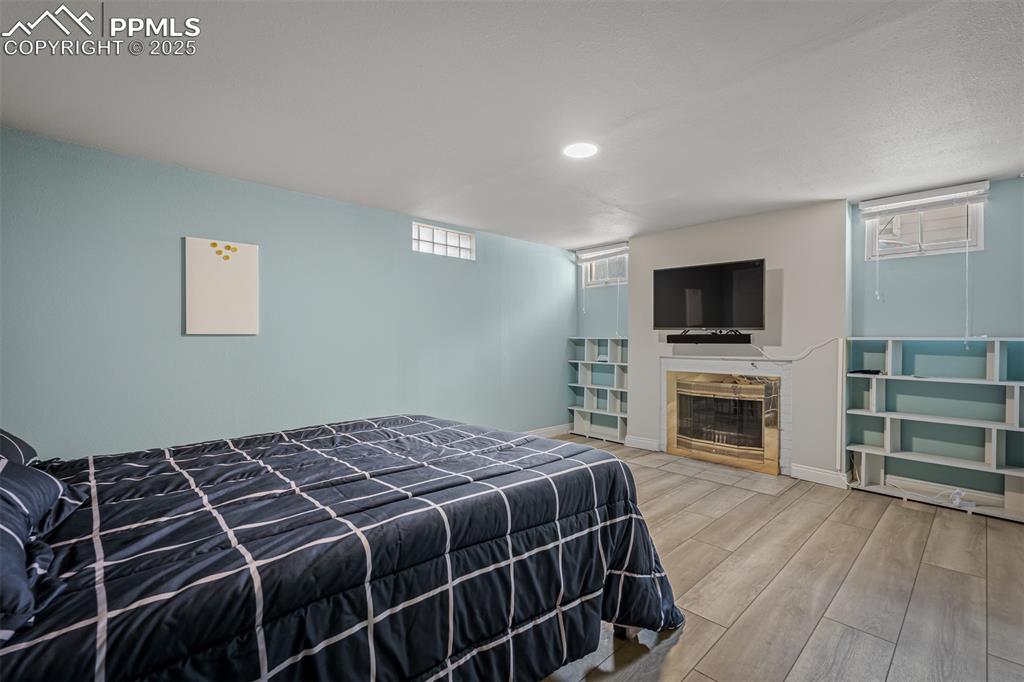 Image 28 of 47: Family Room