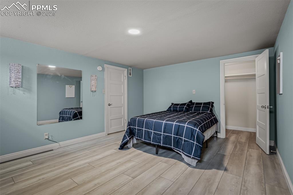 Image 30 of 47: Family Room