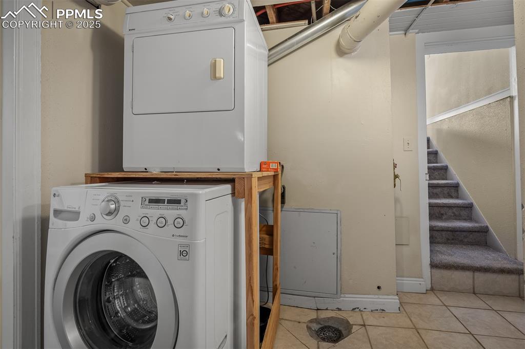 Image 35 of 47: Laundry