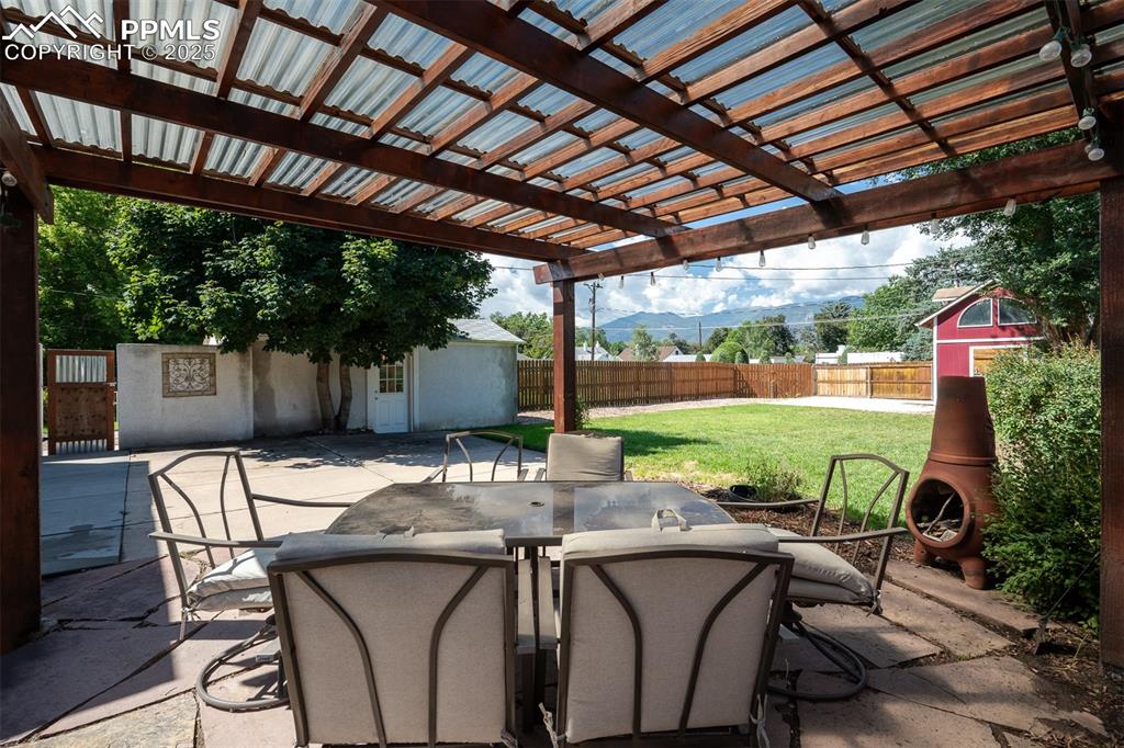 Image 43 of 47: Patio