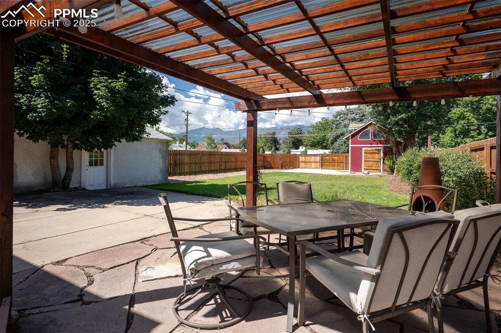 Image 44 of 47: Patio