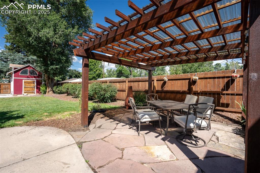 Image 45 of 47: Patio