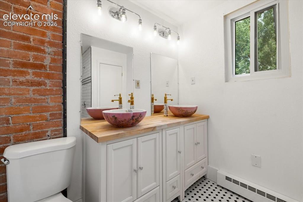 Image 11 of 28: 125 Ruxton - refreshed bath
