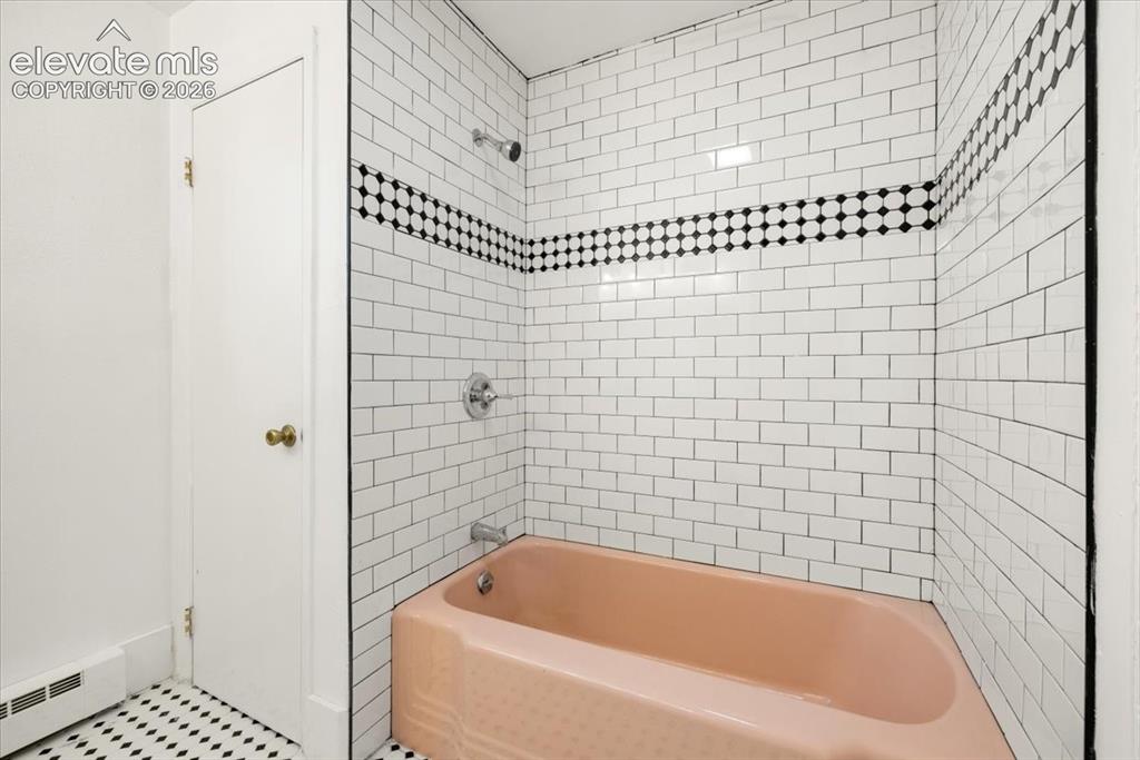 Image 12 of 28: Bathroom