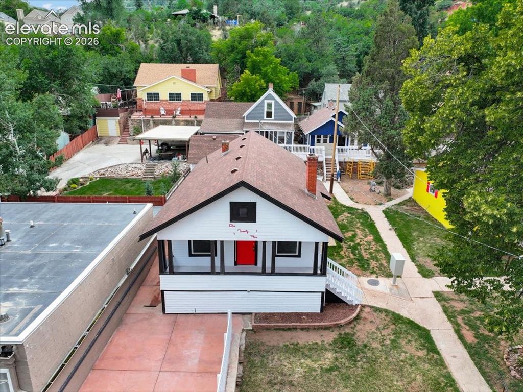Image 2 of 28: Spacious home with living room, kitchen 2 beds, 1 bath updated with a retro