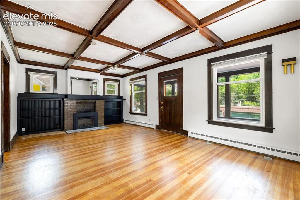 Image 6 of 28: Living Room