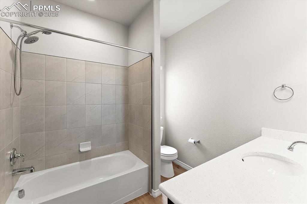 Image 13 of 48: Main level full bath #2