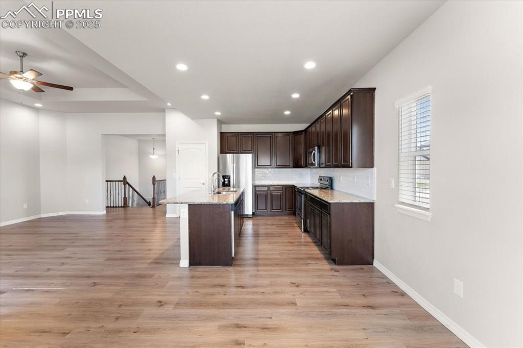 Image 36 of 48: More kitchen - eat in area 