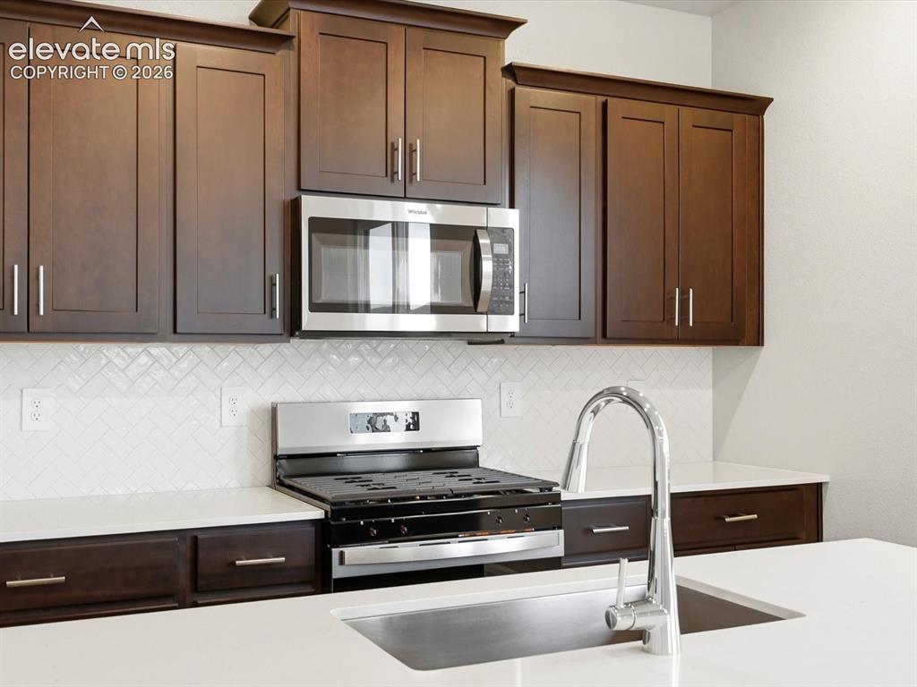 Image 10 of 34: Kitchen