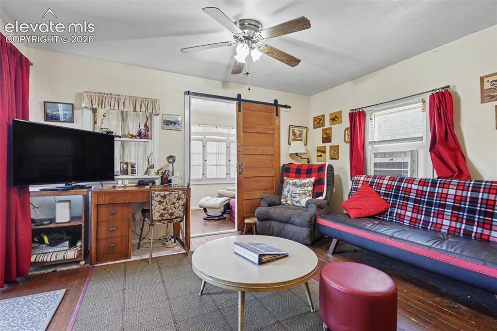 Image 14 of 26: Living Room