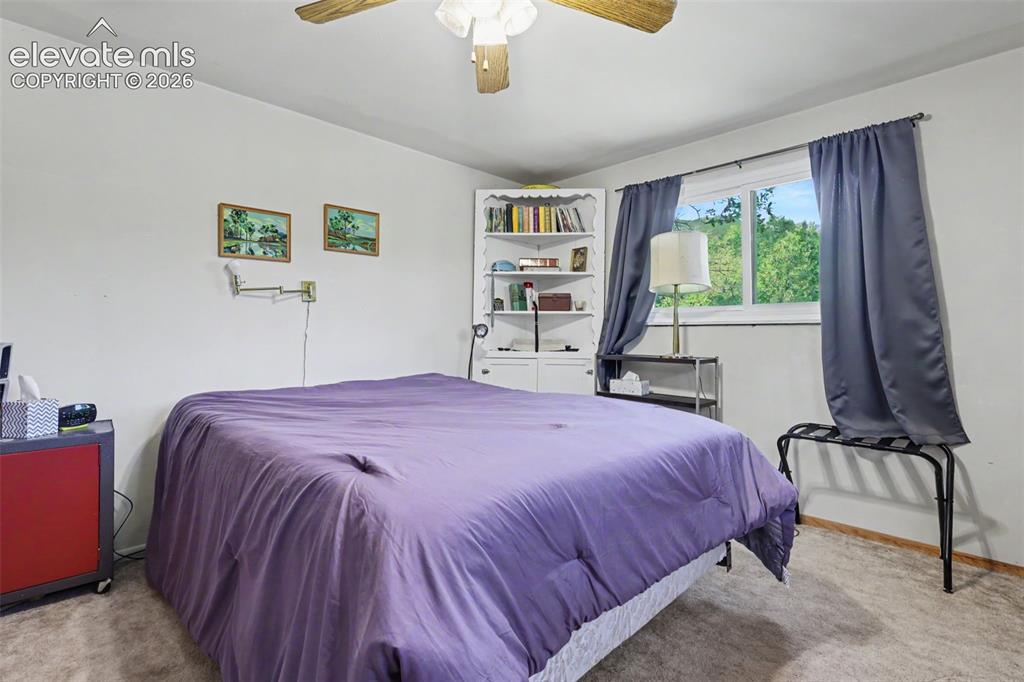 Image 16 of 26: Bedroom