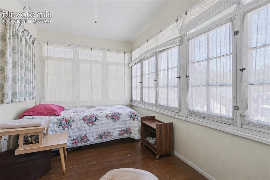 Image 18 of 26: Sundroom/bedroom