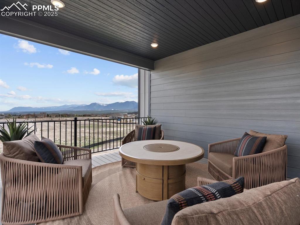 Image 33 of 35: Balcony