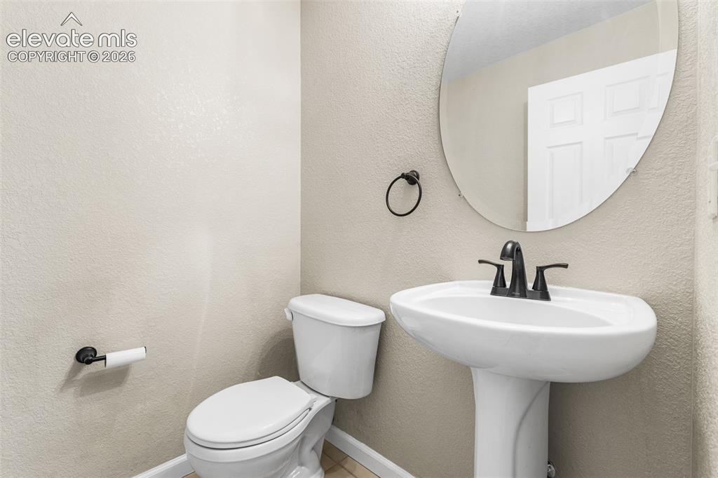 Image 21 of 40: Bathroom