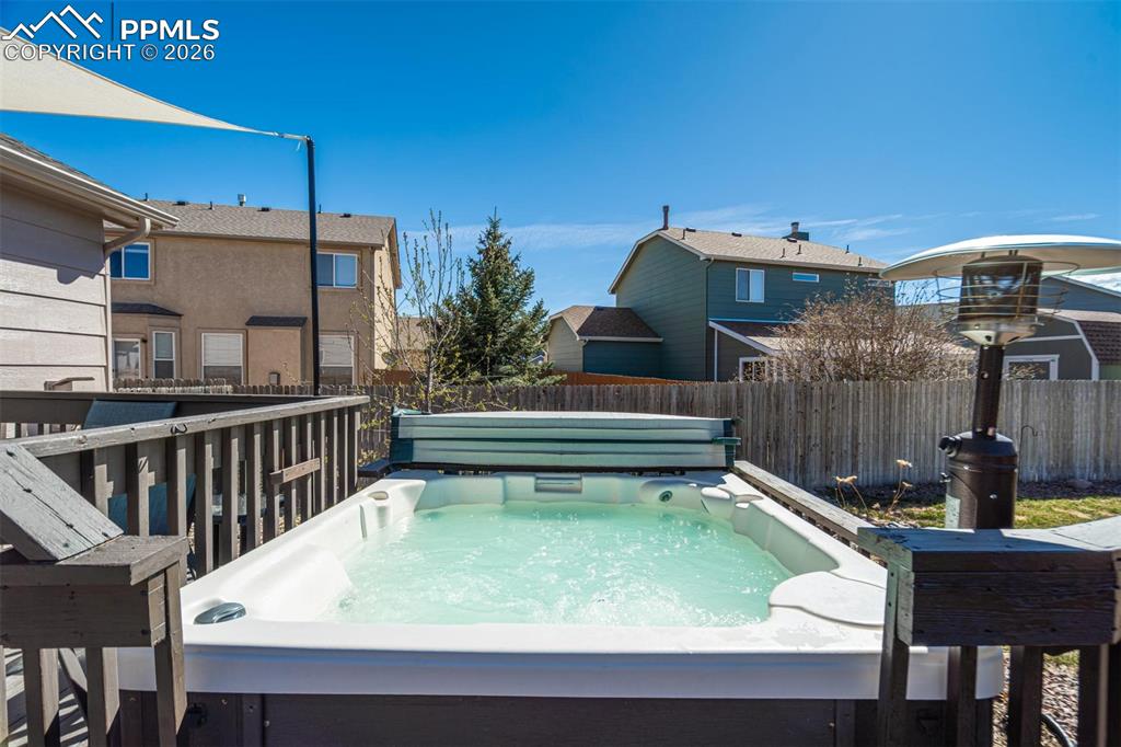 Image 36 of 48: Pool