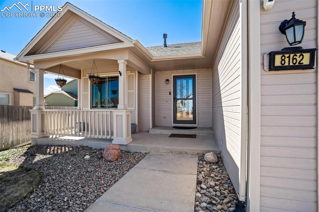 Image 4 of 48: Entry