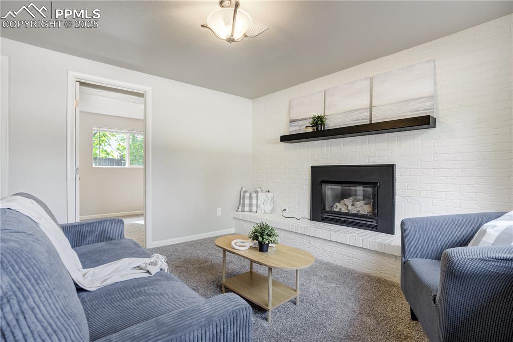 Image 19 of 41: Living Room