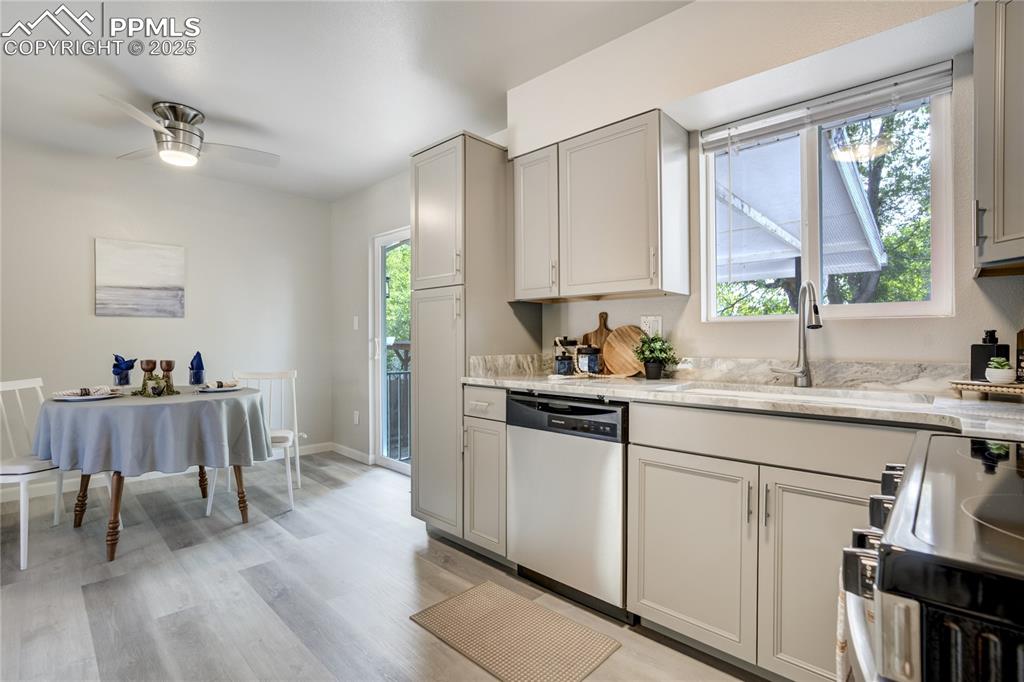 Image 8 of 41: Kitchen