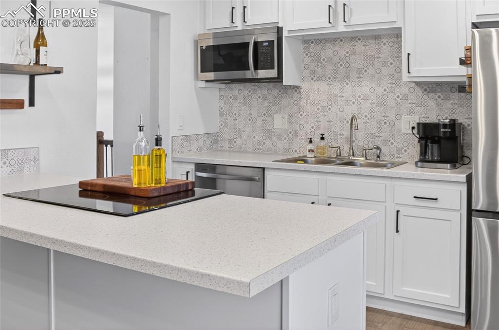 Image 11 of 37: Kitchen