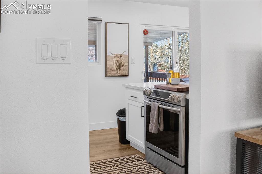 Image 12 of 37: Kitchen