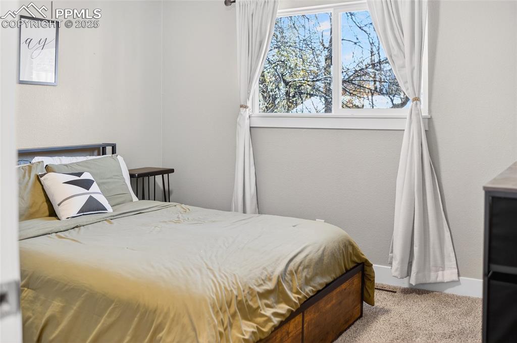 Image 17 of 37: Bedroom