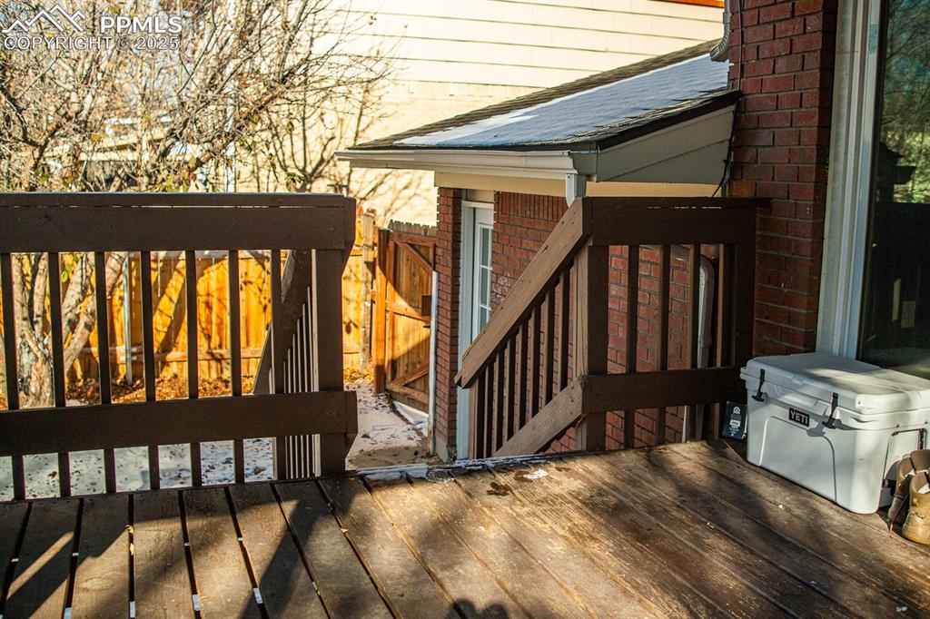 Image 34 of 37: Deck