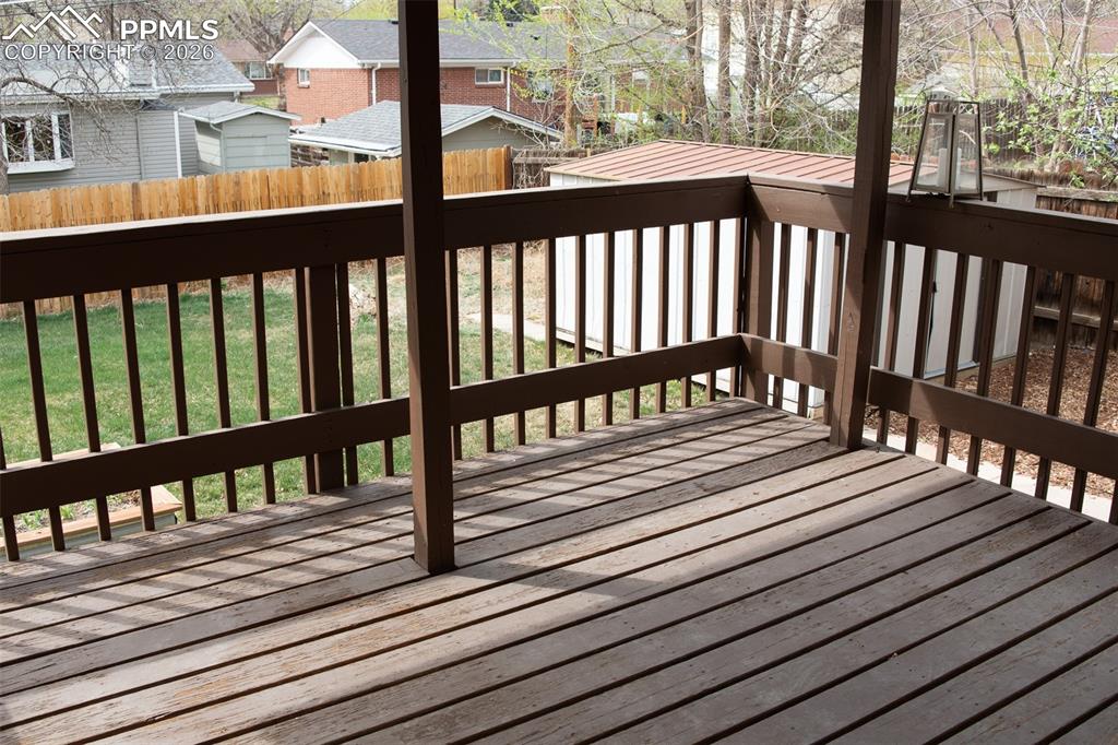 Image 39 of 40: Deck