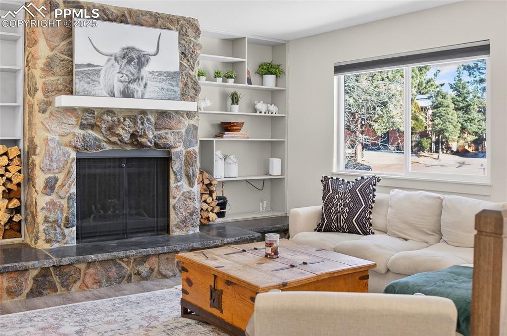 Image 5 of 37: Living Room