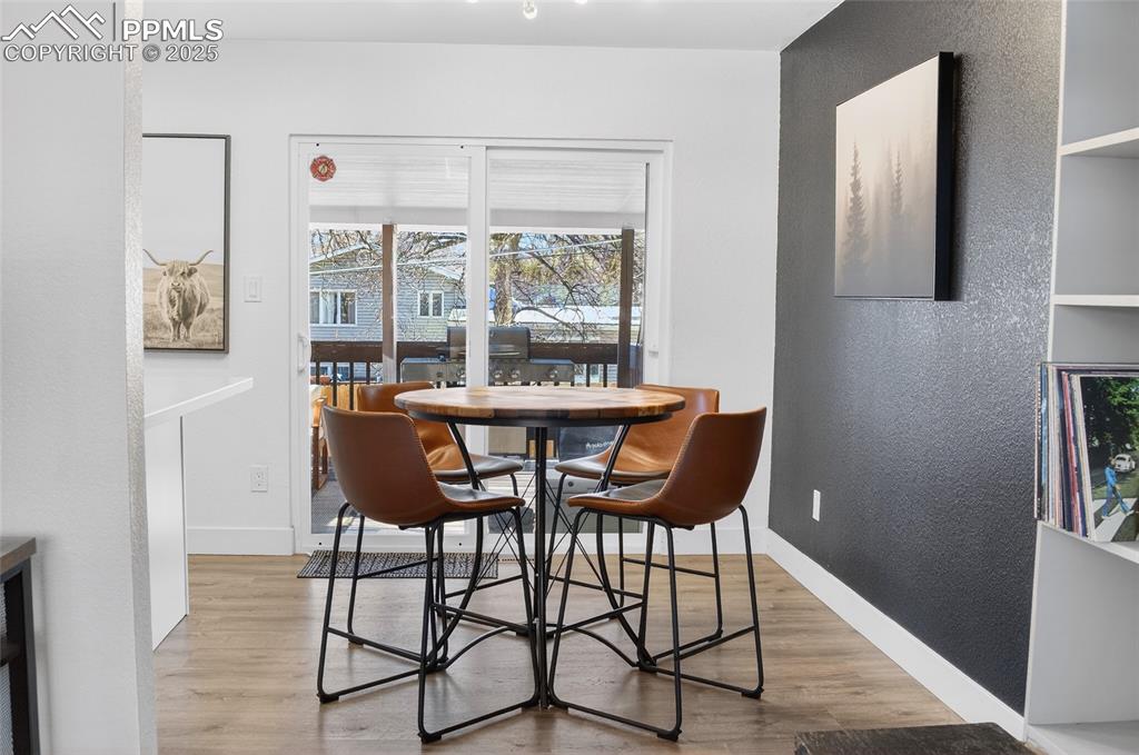 Image 8 of 37: Dining Area