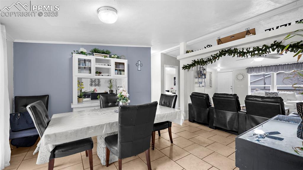 Image 14 of 28: Dining Area