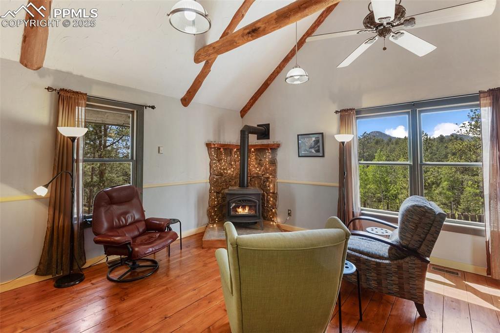 Image 11 of 48: Great Room