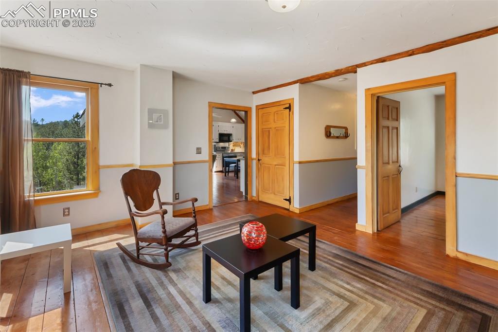 Image 18 of 48: Living Room