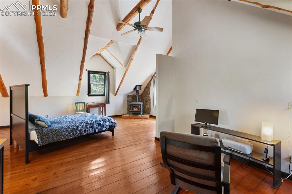 Image 26 of 48: Upper level primary suite