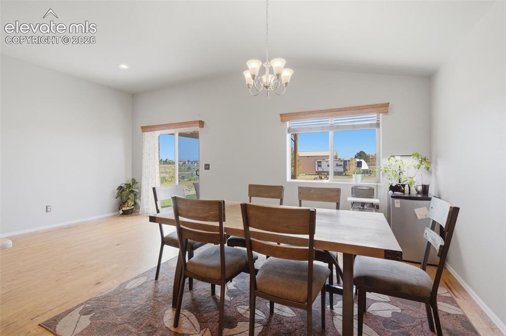 Image 12 of 46: Dining Area