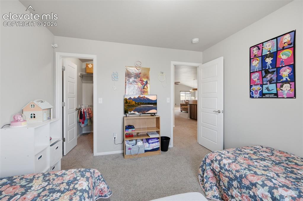 Image 18 of 46: Bedroom