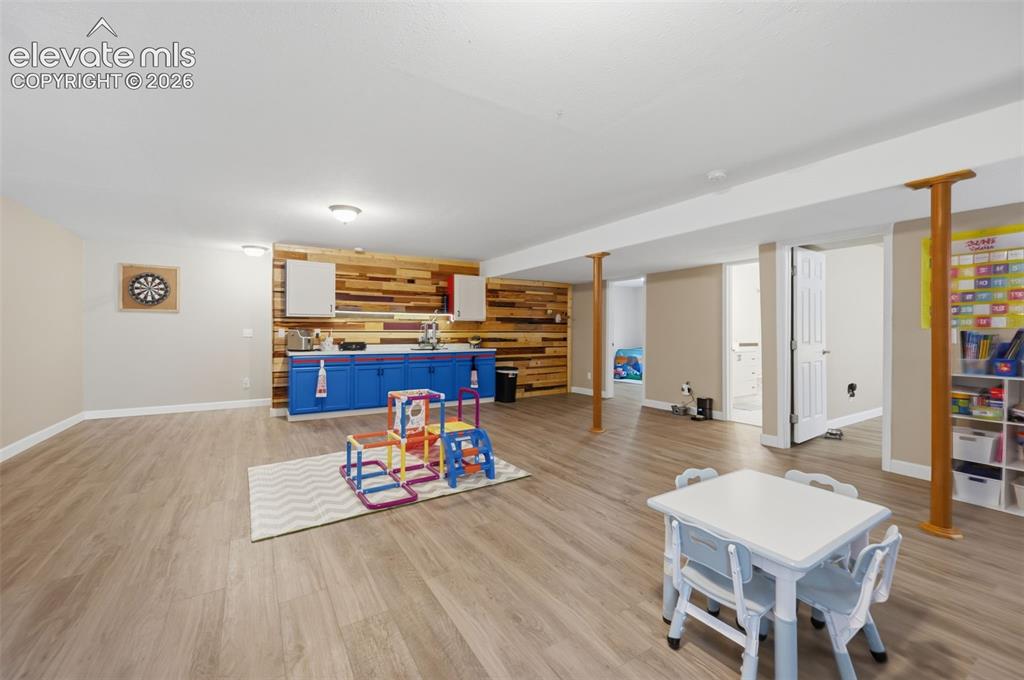 Image 25 of 46: Family Room