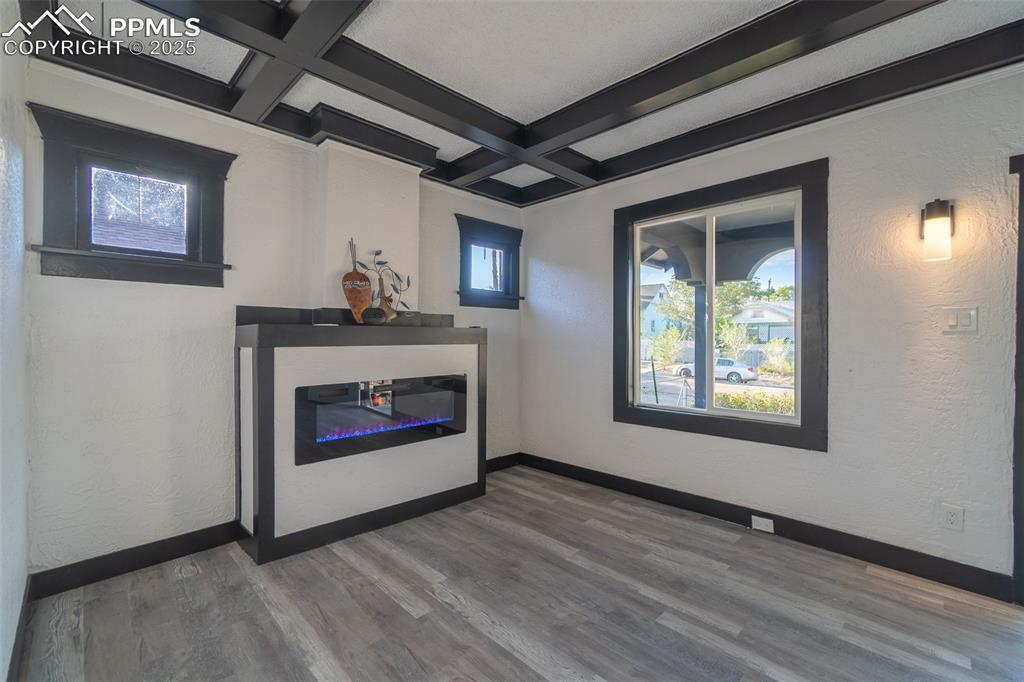 Image 13 of 46: Living Room