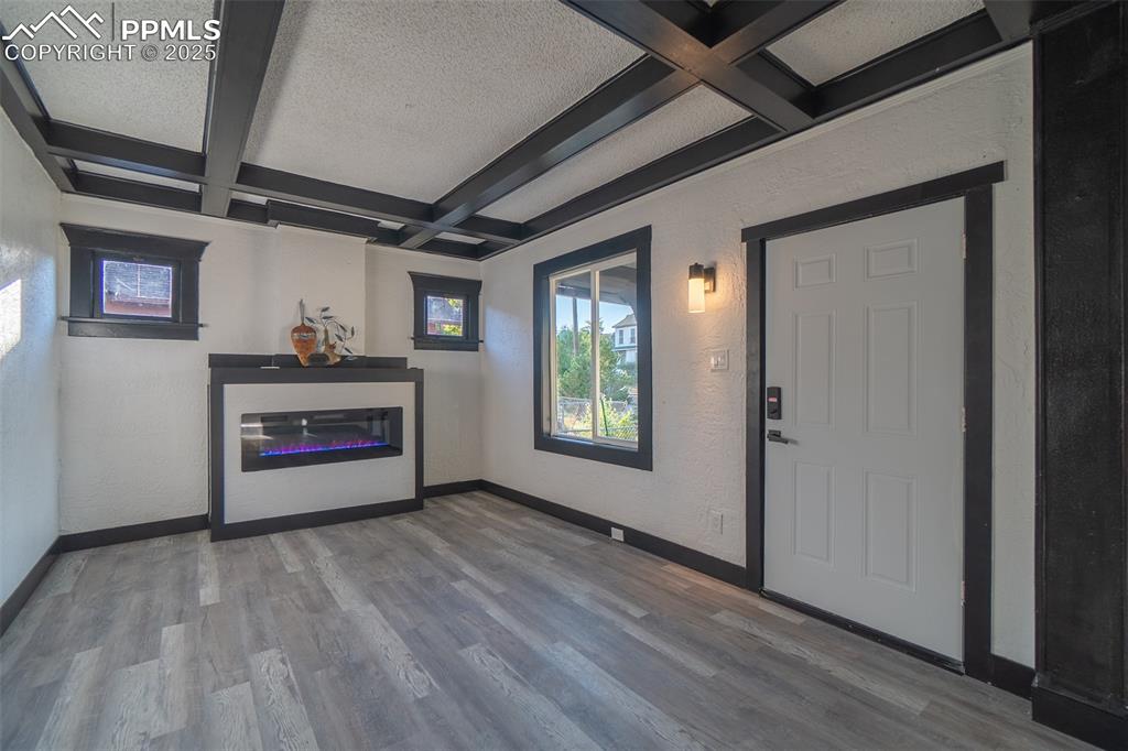 Image 15 of 46: Entry