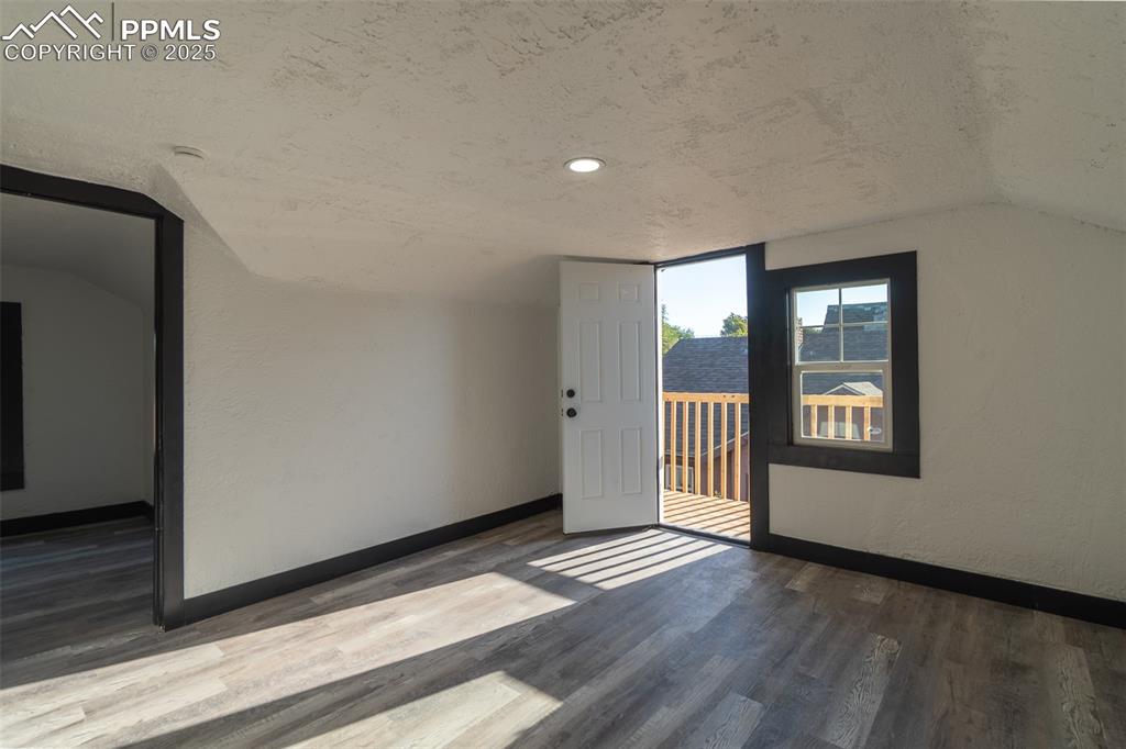 Image 32 of 46: Bonus Room