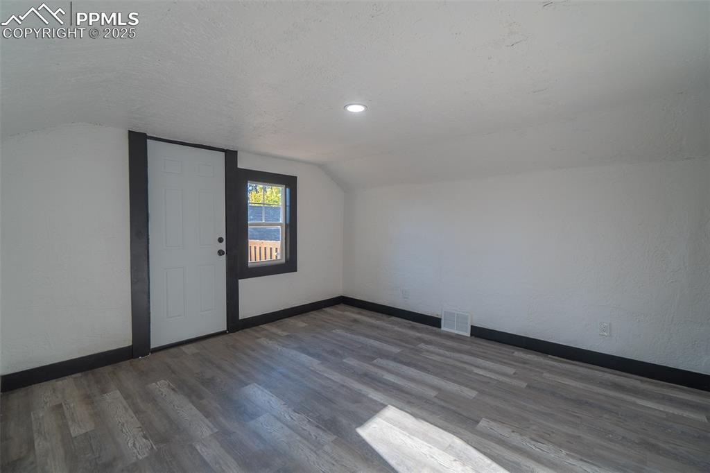 Image 40 of 46: Bonus Room