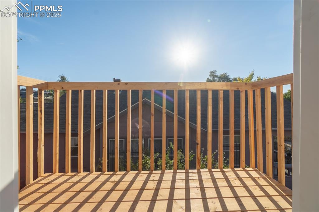 Image 42 of 46: Deck