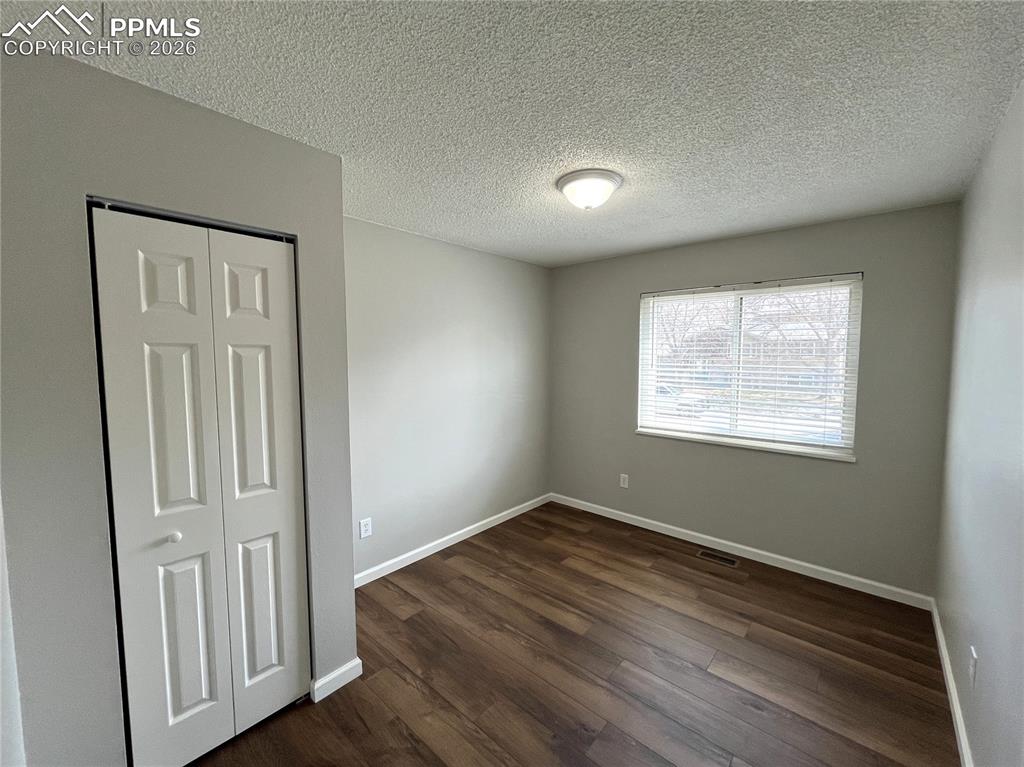 Image 18 of 23: Third bedroom