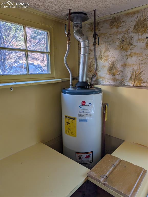 Image 20 of 27: Kitchen